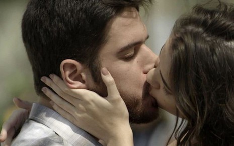 Zeca (Marco Pigossi) provocará ex-namorada com beijaço em nova personagem da novela - Fotos Reprodução/TV Globo