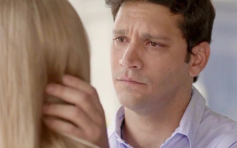 Bruno (Armando Babaioff) tentará reatar com Jéssica (Marcella Rica) em A Lei do Amor - Reprodução/TV Globo