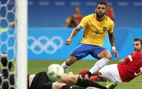 O atacante Gabigol marca o primeiro gol dos 4 a 0 do Brasil na Dinamarca, ontem - Lucas Figueiredo/CBF