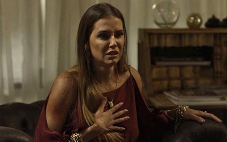 Karola (Deborah Secco) fará cheque de R$ 7,5 milhões e dará ao filho postiço na novela das nove - Reprodução/TV Globo