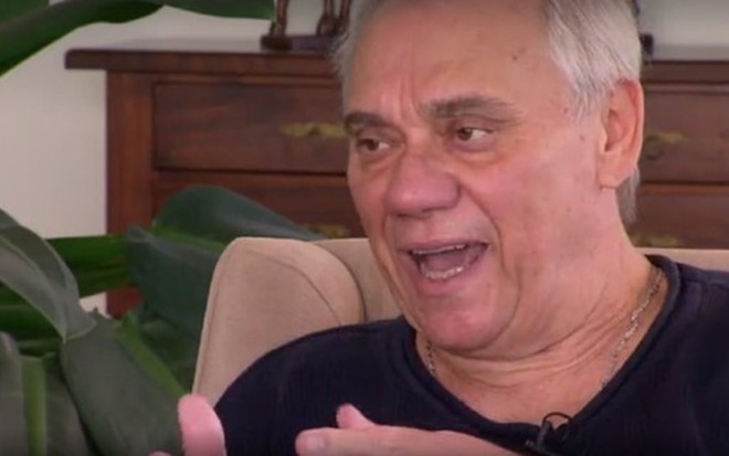 O jornalista Marcelo Rezende revela que tem câncer em entrevista no Domingo Espetacular - Reprodução/RecordTV