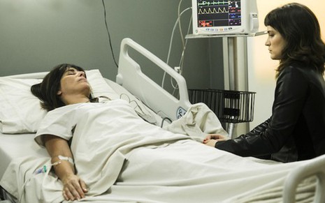 Beth (Gloria Pires) terá febre forte após doar rim e deixará Clara (Bianca Bin) apavorada - João Miguel Júnior/TV Globo