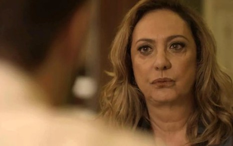 Nádia (Eliane Giardini) surpreenderá Bruno (Caio Paduan) ao dizer que aceita a nora em casa - Reprodução/TV Globo