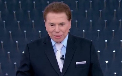 O apresentador Silvio Santos no comando do game show Jogo das Fichas de domingo (3) - Reprodução/SBT