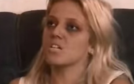 Patrícia de Sabrit em cena de A Filha do Demônio; personagem era possuída por forças do mal - Reprodução/Record TV