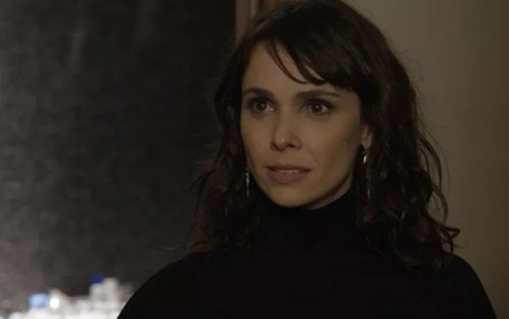 Débora Falabella (Irene) em A Força do Querer; arquiteta manterá farsa sobre gravidez - Reprodução/TV Globo