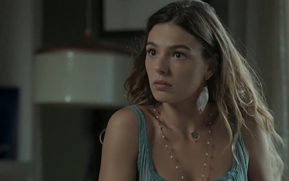 Isis Valverde (Ritinha) em A Força do Querer; jovem contraria marido ao encontrar o ex - Reprodução/TV Globo