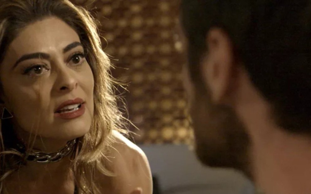 Bibi (Juliana Paes) atacará Rubinho (Emilio Dantas) na cadeia em cena de A Força do Querer - Reprodução/TV Globo