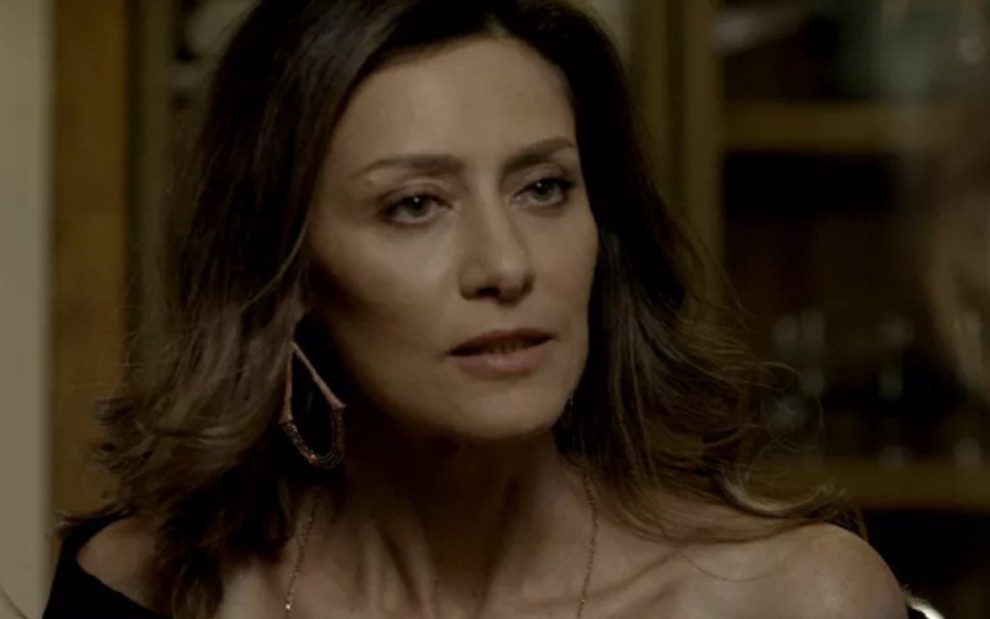 Joyce (Maria Fernanda Cândido) terá um chilique ao ver a filha com roupas masculinas - Reprodução/TV Globo