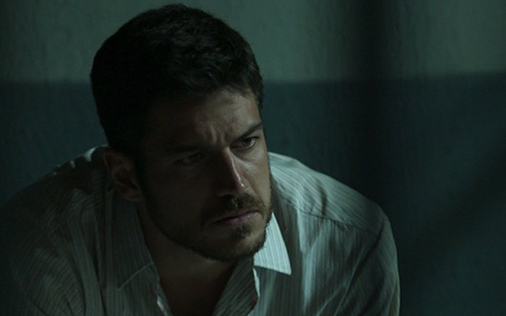 Zeca (Marco Pigossi) irá para a cadeia pela segunda vez na trama de A Força do Querer - Reprodução/TV Globo