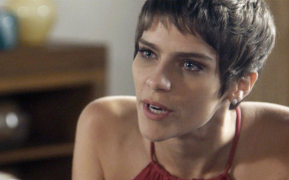 Letícia (Isabella Santoni) se surpreenderá ao descobrir que tem uma irmã em A Lei do Amor - Reprodução/Globo