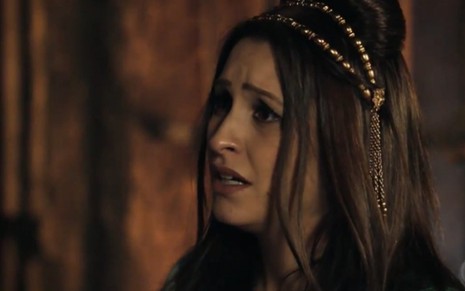 Carla Diaz (Melina) em cena de A Terra Prometida; princesa tentará sair do reino Ai - Reprodução/Record