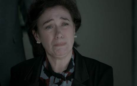 A atriz Lilia Cabral chora em cena como Silvana em A Força do Querer