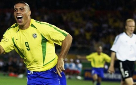 Ronaldo Fenômeno comemora gol na final da Copa do Mundo 2002, que o Brasil derrotou a Alemanha
