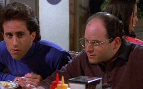 Jerry Seinfeld e Jason Alexander em episódio da série Seinfeld