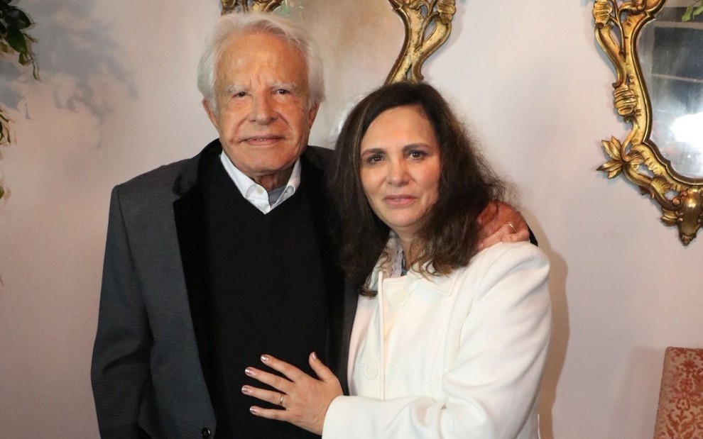 Cid Moreira e Fátima Sampaio no aniversário de 92 anos do jornalista, em 2019