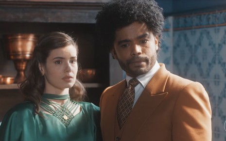 Os atores Camila Queiroz e Diogo Almeida estão em cena como Marê e Orlando na novela Amor Perfeito, da Globo