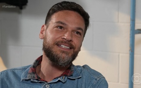Emilio Dantas deu entrevista para o Fantástico para falar de seu personagem em Vai na Fé