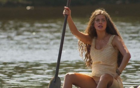 A atriz Alanis Guillen caracterizada como Juma em cena de Pantanal