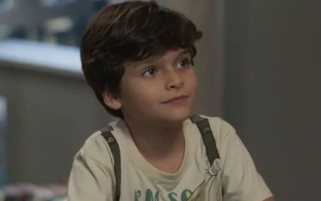 Guilherme Tavares em cena como Chiquinho da novela Cara e Coragem