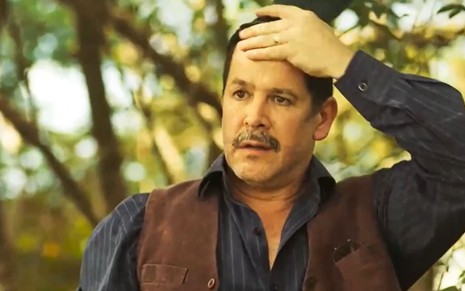 Murilo Benício grava cena como Tenório em Pantanal