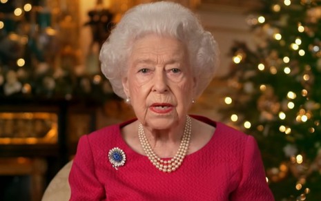 Rainha Elizabeth em especiald e Natal em 2021, transmitido no YouTube pela BBC