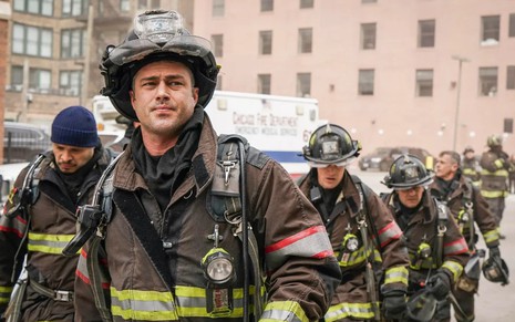 Taylor Kinney (Severide) voltou a Chicago Fire na 12ª temporada depois de tirar licença - Divulgação/NBC