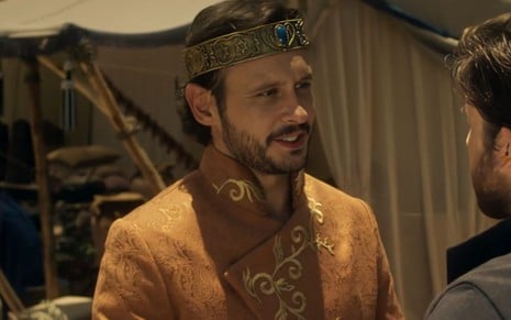 O ator Guilherme Dellorto caracterizada como Salomão em cena da novela Reis