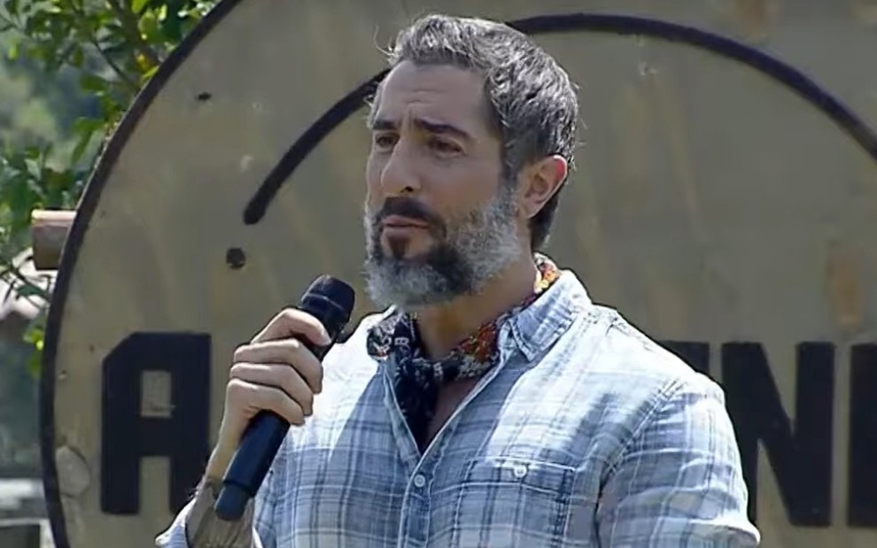 O apresentador Marcos Mion durante o programa de estreia da 11ª temporada de A Fazenda, reality da Record