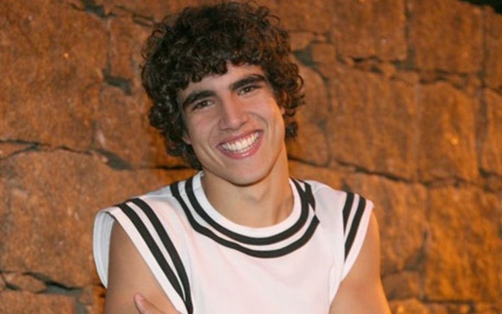 Caio Castro na época de sua estreia em Malhação, em 2007; ator relembrou visual do passado   - REPRODUÇÃO/GSHOW
