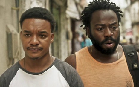 Os atores Darlan Cunha e Douglas Silva na nova versão da série Cidade dos Homens - Fotos Reprodução/Globo