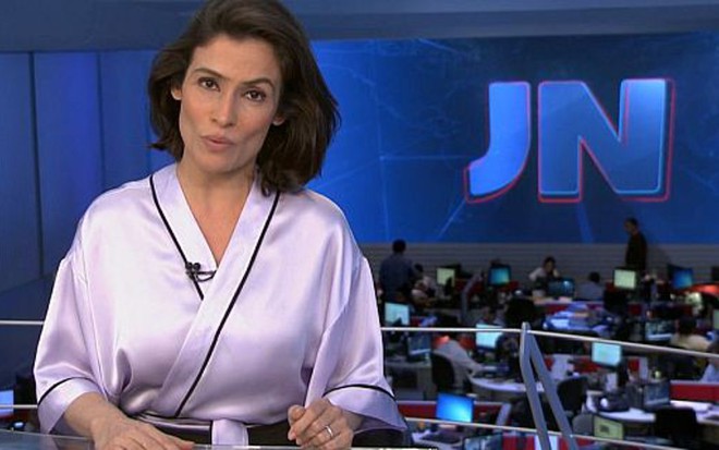 Renata Vasconcellos usou quimono na chamada do Jornal Nacional de quarta-feira (31) - Reprodução/TV Globo