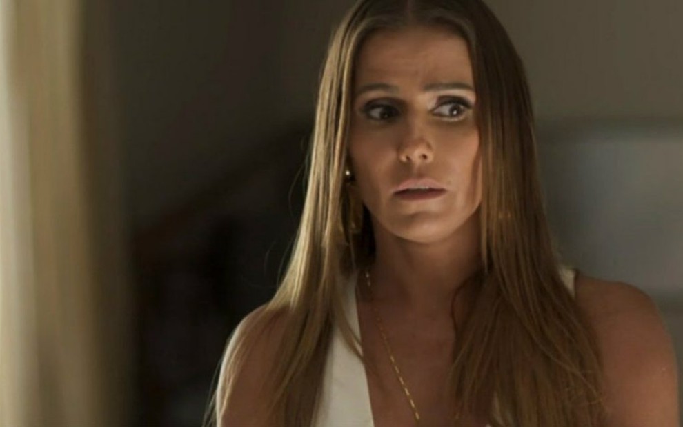 Karola (Deborah Secco) dará sinais de loucura nas últimas semanas da novela das nove  - Reprodução/TV Globo