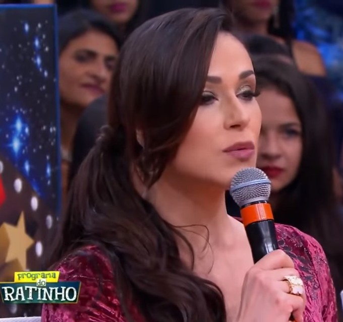 Fora da Globo, Carolina Ferraz recebe proposta para trabalhar com Ratinho 6