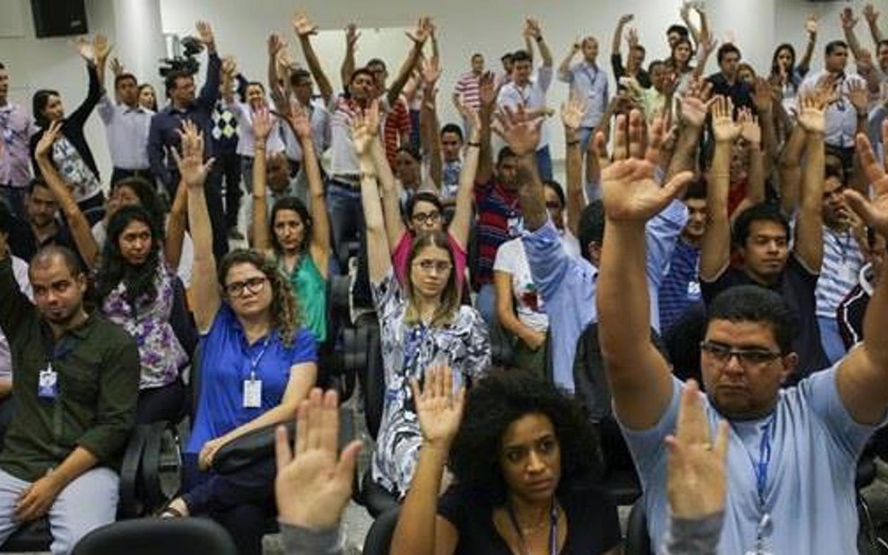 Assembleia com funcionários da EBC, em Brasília, que determinou o 'estado de greve', há duas semanas - Divulgação/SJPDF