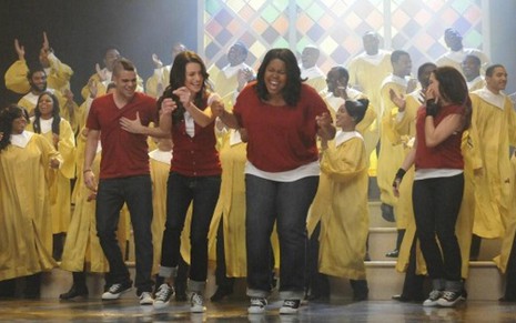 Elenco de Glee canta Like a Prayer, apresentada no episódio The Power of Madonna, na primeira temporada (2010) - Divulgação/Fox