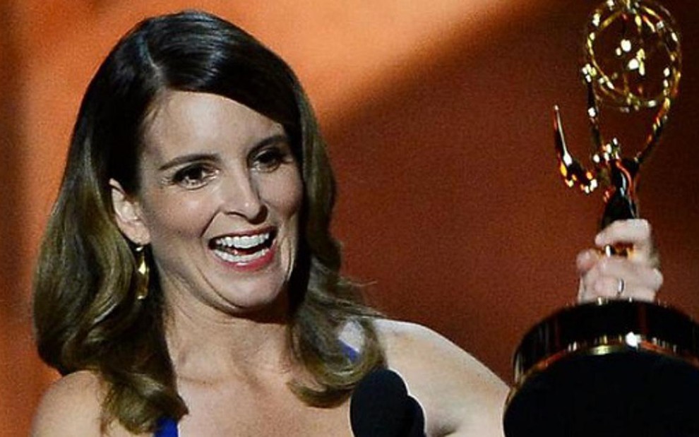 Tina Fey leva Globo de Ouro 2013 na categoria Melhor Atriz pela série 30 Rock - Divulgação/Golden Globe