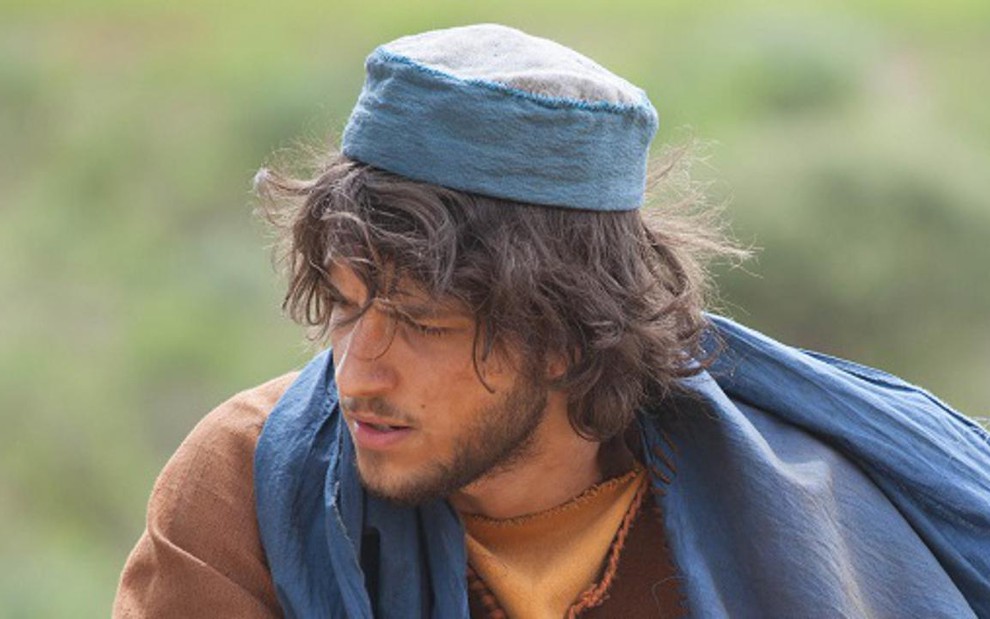 O ator Chay Suede interpreta Gerson no quarto episódio de Milagres de Jesus, nova série da Record - Divulgação/TV Record
