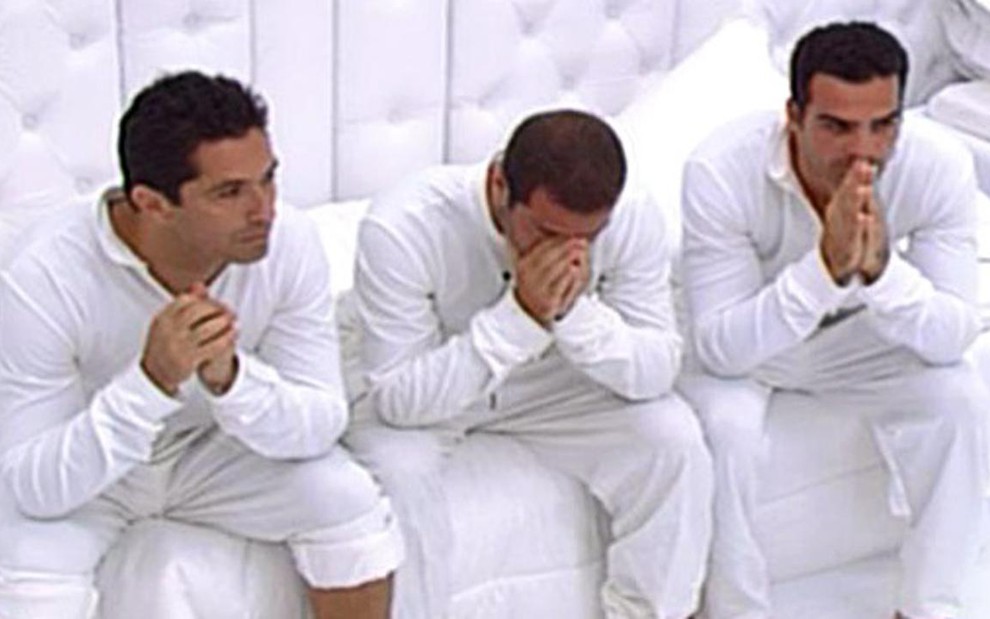 Os participantes do Big Brother Brasil 9 Newton, Ralf e Leo no Quarto Branco - Divulgação/TV Globo