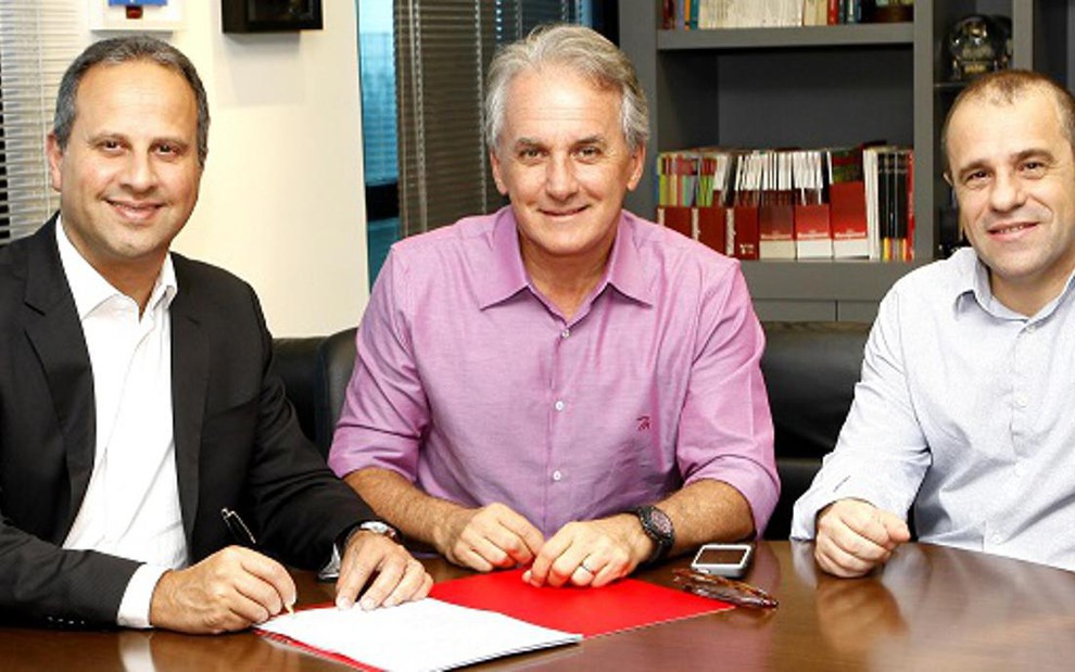 José Roberto Maciel, vice-presidente do SBT, Mesquita e Fernando Pelegio, do Planejamento Artístico - Lourival Ribeiro/SBT