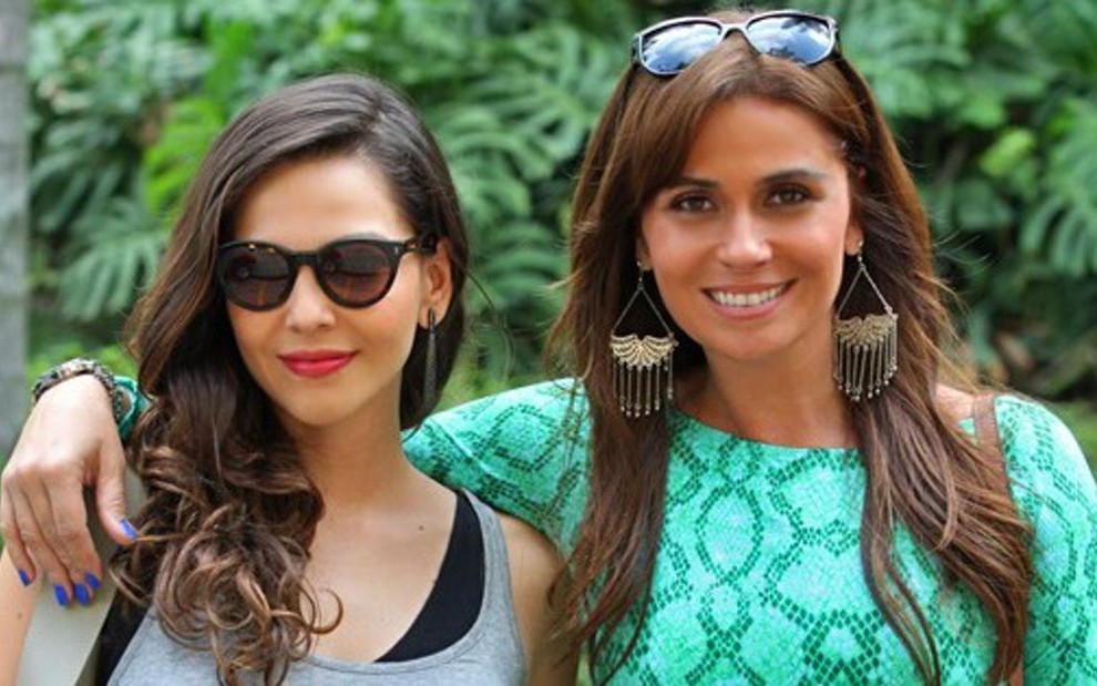 As atrizes Tainá Müller e Giovanna Antonelli em gravação da novela Em Família, da Globo - Divulgação/TV Globo