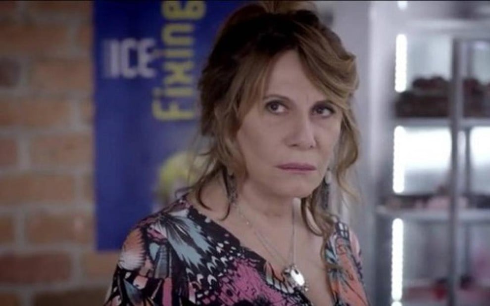 A atriz Renata Sorrah é Gláucia na novela Geração Brasil, da Globo; personagem briga com o filho - Reprodução/TV Globo