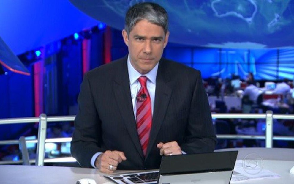 William Bonner na bancada do Jornal Nacional; jornalista trocou Mato Grosso por Mato Grosso do Sul - Reprodução/TV Globo