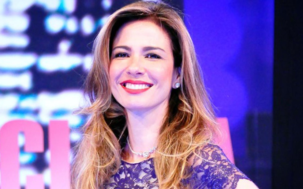 Luciana Gimenez no cenário de seu talk show na Rede TV!; apresentadora desmaiou no Superpop - Divulgação/Rede TV!