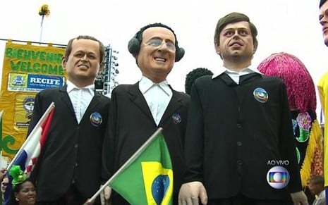 Globo exibe bonecos de Olinda de Tiago Leifert, Galvão Bueno e Juninho Pernambucano - Reprodução/TV Globo