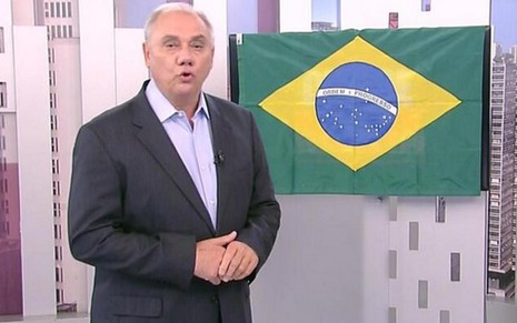 Marcelo Rezende apresenta o Cidade Alerta durante o jogo Brasil x Alemanha, na última terça (8) - Reprodução/TV Record