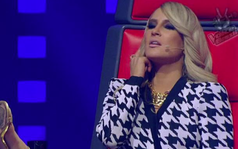 A cantora Claudia Leitte na estreia da terceira temporada do The Voice, competição musical da Globo - Reprodução/TV Globo