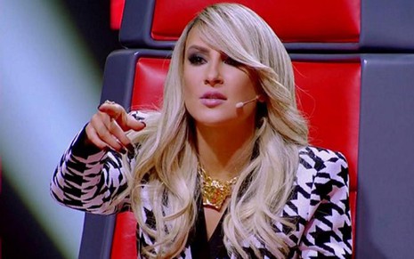 Claudia Leitte na estreia do The Voice, na quinta (18); reality foi praticamente ignorado pelo Vídeo Show - Reprodução/TV Globo