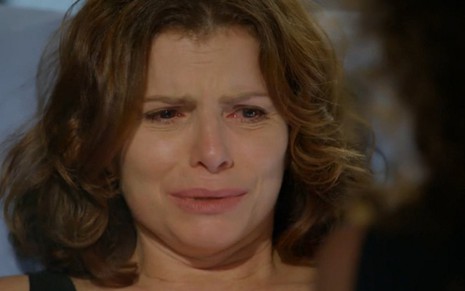 Lígia (Débora Bloch) ficará abalada ao ver seu grande amor em estado grave, em Sete Vidas, da Globo - 