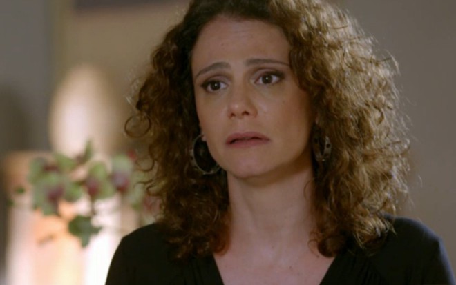 Irene (Malu Galli) ficará perdida com primeiros cuidados com a filha adotiva, em Sete Vidas - Reprodução/TV Globo